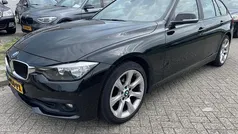 Zwart Gebruikt 2016 BMW 318 Executive Stationwagen | € 12.750 (Goede deal)
