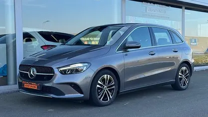 Grijs (metallic) Occasion 2023 Mercedes B180 Advanced MPV | € 33.750 (Eerlijke prijs)