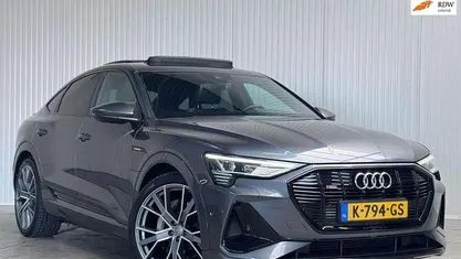 Grijs Occasion 2020 Audi e-tron Sportback S-Line SUV | € 29.695 (Eerlijke prijs)