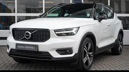 Gebruikt 2021 Volvo XC40 R-Design SUV | € 29.995 (Eerlijke prijs)