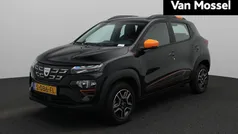 Zwart Gebruikt 2022 Dacia Spring Comfort Plus Hatchback | € 10.900 (Eerlijke prijs)