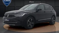 Zwart Gebruikt 2023 VW Tiguan Life SUV | € 35.950 (Eerlijke prijs)