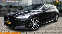 Gebruikt 2021 Volvo V60 R-Design Stationwagen | € 24.900 (Eerlijke prijs)