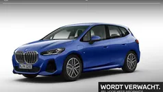 Blauw Gebruikt 2025 BMW 230 M Sport Stationwagen | € 47.900 (Goede deal)