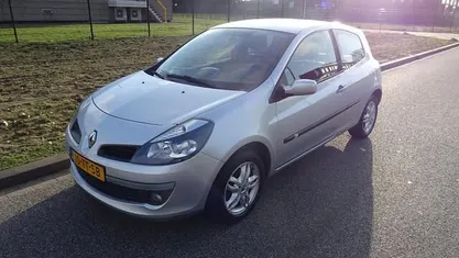 Gebruikt 2007 Renault Clio II Hatchback | € 1.395 (Eerlijke prijs)