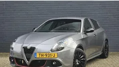 Grijs Gebruikt 2018 Alfa Romeo Giulietta Super Hatchback | € 17.450 (Eerlijke prijs)