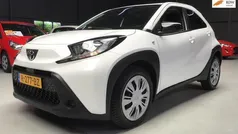 Gebruikt 2022 Toyota Aygo Play Hatchback | € 13.999 (Eerlijke prijs)