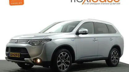 Grijs Gebruikt 2015 Mitsubishi Outlander Edition SUV | € 14.900 (Eerlijke prijs)