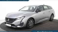 Grijs, metallic lak Gebruikt 2022 Peugeot 308 Active Stationwagen | € 16.500 (Eerlijke prijs)