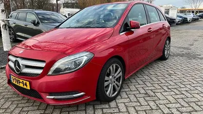 Occasion Mercedes B220 Prestige 170 PK (125 kW) 2013 Rood MPV