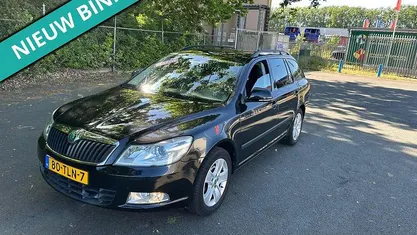 Zwart Gebruikt 2012 Skoda Octavia Business Line Stationwagen | € 3.499 (Eerlijke prijs)