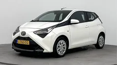 Wit Gebruikt 2021 Toyota Aygo X-play Hatchback | € 11.950 (Eerlijke prijs)