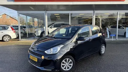 Zwart Gebruikt 2018 Hyundai i10 Comfort Hatchback | € 9.950 (Eerlijke prijs)