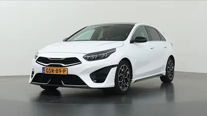 Wit Occasion 2024 Kia Ceed GT-Line Hatchback | € 27.935 (Super prijs)