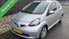 Grijs Gebruikt 2007 Toyota Aygo Sport Hatchback | € 1.950 (Eerlijke prijs)