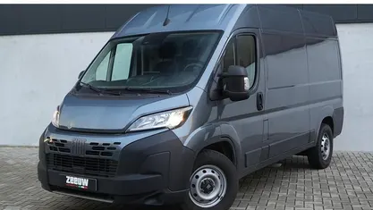 Grijs (metallic) Occasion 2024 Fiat Ducato Van | € 29.900 (Goede deal)