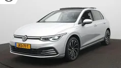Gebruikt 2021 VW Golf VIII Style Hatchback | € 25.900 (Eerlijke prijs)