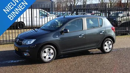 Grijs Occasion 2018 Dacia Sandero Lauréate Hatchback | € 8.250 (Eerlijke prijs)