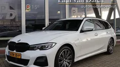 Wit Gebruikt 2021 BMW 330e Shadowline Stationwagen | € 32.335 (Eerlijke prijs)