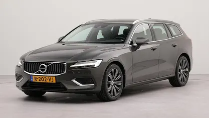Grijs Gebruikt 2022 Volvo V60 Core Stationwagen | € 28.450 (Goede deal)