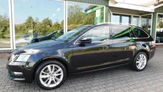 Zwart Gebruikt 2020 Skoda Octavia Stationwagen | € 18.450 (Eerlijke prijs)