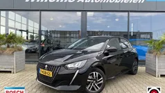 Zwart Gebruikt 2022 Peugeot 208 Allure Hatchback | € 14.850 (Goede deal)