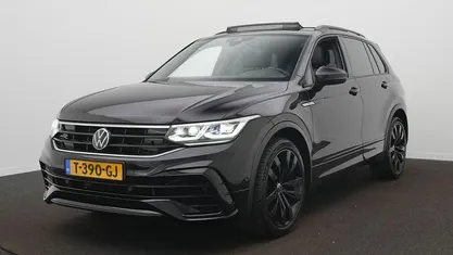 Zwart Occasion 2023 VW Tiguan R-line SUV | € 39.900 (Eerlijke prijs)