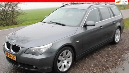 Grijs (metallic) Gebruikt 2006 BMW 523 Executive Stationwagen | € 2.950 (Goede deal)