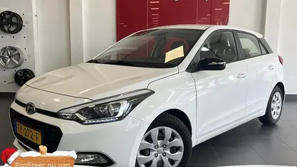 Wit Gebruikt 2018 Hyundai i20 Comfort Hatchback | € 10.950 (Eerlijke prijs)