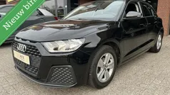 Zwart, metallic lak Gebruikt 2019 Audi A1 Sportback Proline Hatchback | € 17.950 (Eerlijke prijs)