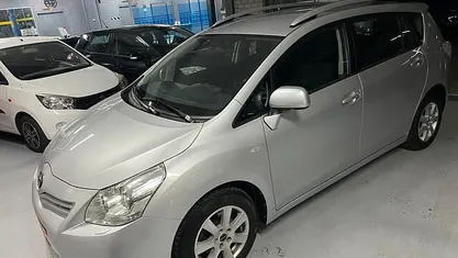 Grijs Gebruikt 2010 Toyota Verso MPV | € 8.250 (Eerlijke prijs)
