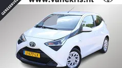 Gebruikt 2020 Toyota Aygo X-play Hatchback | € 11.885 (Eerlijke prijs)
