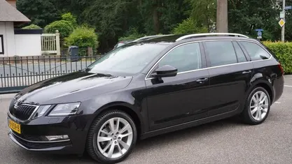 Gebruikt 2017 Skoda Octavia Business Line Stationwagen | € 11.900 (Eerlijke prijs)