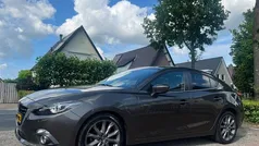 Bruin Gebruikt 2014 Mazda 3 Sedan | € 14.980 (Eerlijke prijs)