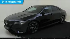 Zwart Gebruikt 2024 Mercedes CLA180 AMG line Sedan | € 38.945 (Eerlijke prijs)