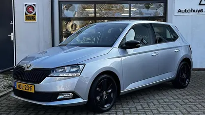 Grijs Gebruikt 2021 Skoda Fabia Business Line Hatchback | € 16.900 (Goede deal)