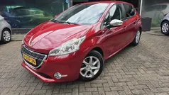 Rood Gebruikt 2014 Peugeot 208 Style Hatchback | € 8.450 (Eerlijke prijs)