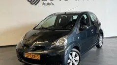 Grijs Gebruikt 2012 Toyota Aygo Hatchback | € 3.750 (Eerlijke prijs)