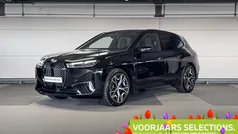 Saphirschwarz metallic (zwart metallic) Gebruikt 2023 BMW iX Comfort Edition SUV | € 58.900 (Eerlijke prijs)