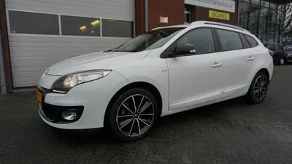 Wit Gebruikt 2013 Renault Mégane GrandTour Bose Edition Stationwagen | € 3.945 (Eerlijke prijs)