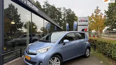 Blauw Gebruikt 2011 Toyota Verso-S MPV | € 10.450 (Eerlijke prijs)