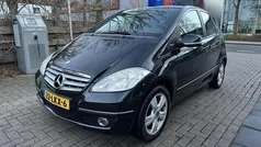 Zwart, metallic lak Gebruikt 2010 Mercedes A180 Business MPV | € 3.950 (Eerlijke prijs)