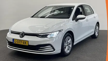 Occasion 2021 VW Golf VII Life Hatchback | € 20.890 (Goede deal)