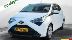Wit Gebruikt 2022 Toyota Aygo X-play Hatchback | € 13.700 (Super prijs)