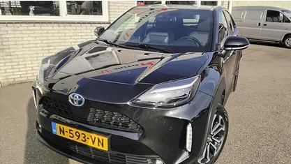 Zwart (metallic) Occasion 2021 Toyota Yaris Cross Edition SUV | € 23.450 (Eerlijke prijs)