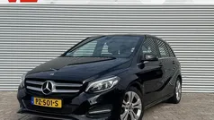 Gebruikt 2017 Mercedes B180 Ambition MPV | € 14.700 (Eerlijke prijs)