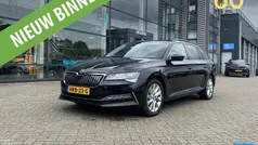 Zwart, metallic lak Gebruikt 2020 Skoda Superb Business Line Stationwagen | € 26.950 (Eerlijke prijs)
