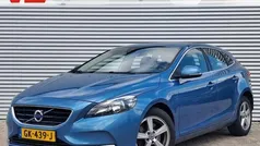 Blauw Gebruikt 2015 Volvo V40 Summum Stationwagen | € 10.348 (Goede deal)