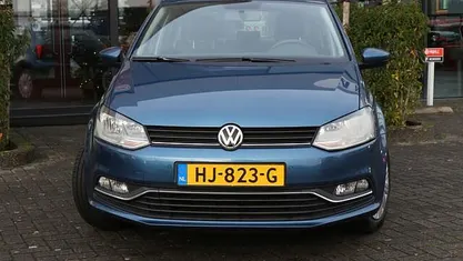Blauw Gebruikt 2015 VW Polo Comfortline Hatchback | € 10.900 (Eerlijke prijs)