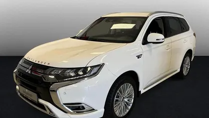 Occasion Mitsubishi Outlander P-HEV Intense+ 135 PK (99 kW) 2020 Wit SUV